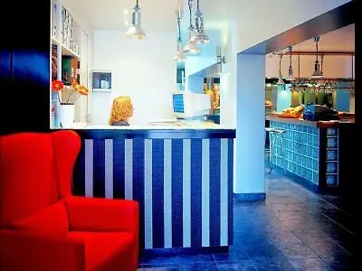 Hotel Colors Barcelona 2*,